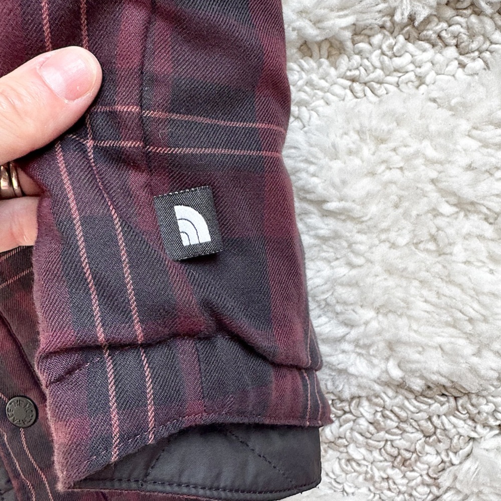 The north face Fort Point Insulated Flannel Jacket Men's reversible black plaid - Picture 8 of 12